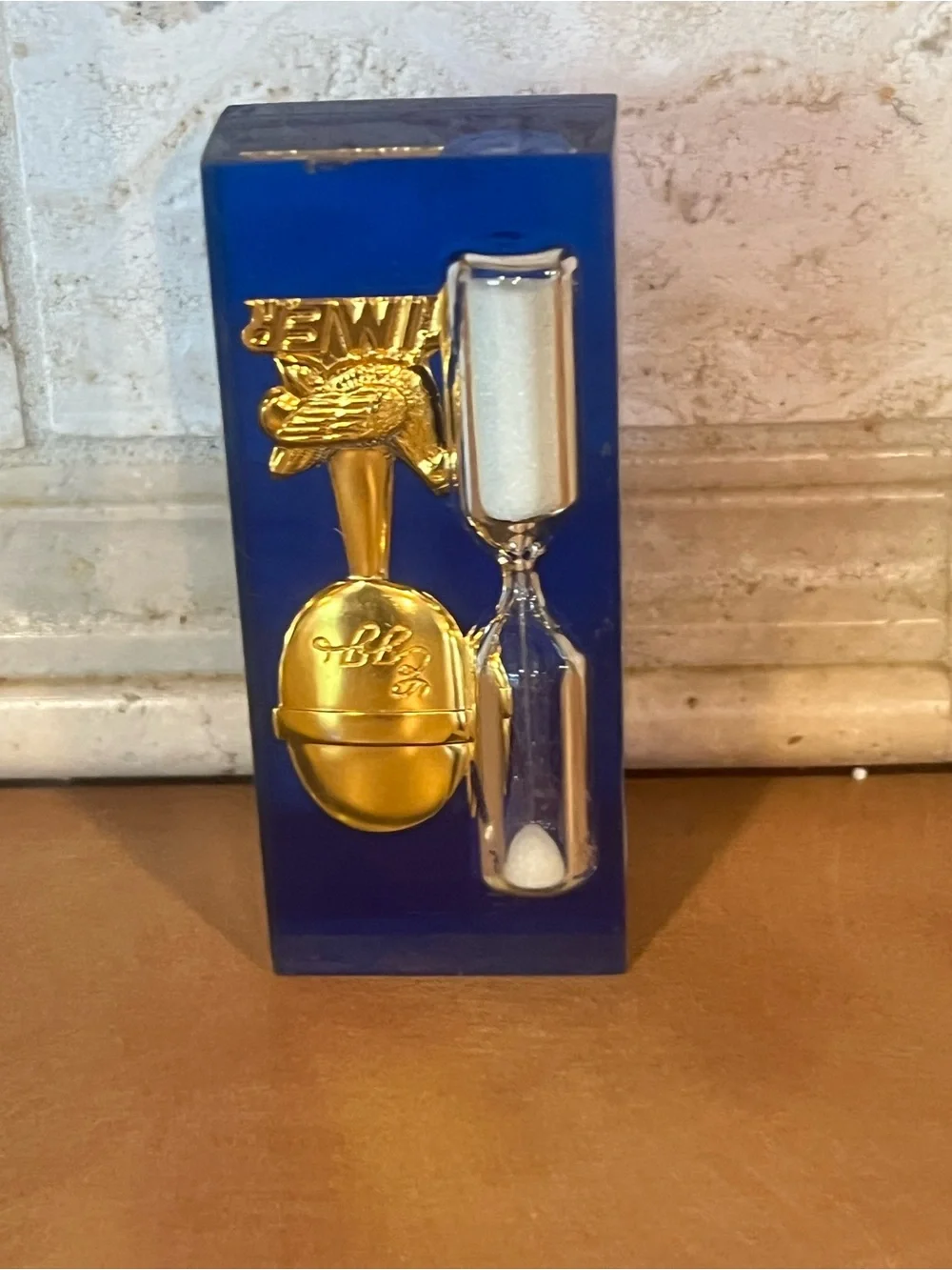 Vintage Sand Hourglass  Egg Timer in Lucite Acrylic -1960’s